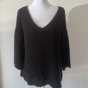 Free People black v-neck slouch 3/4 sleeve sweater size medium